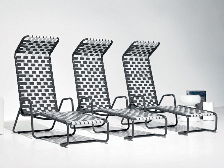 chiliennes avec repos pieds en noir et blanc jardin mobilier extérieur design Paola Navone Gervasoni