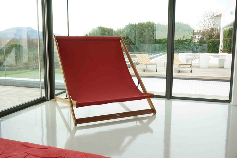 chaise longue intérieur rouge moderne idée salon aménagement  design lixe collection 16