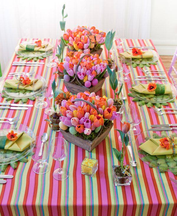 décoration moderne printanière fleur bouquet serviette de table design 