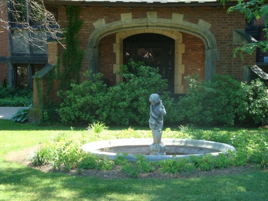 jardin fontaine statuette