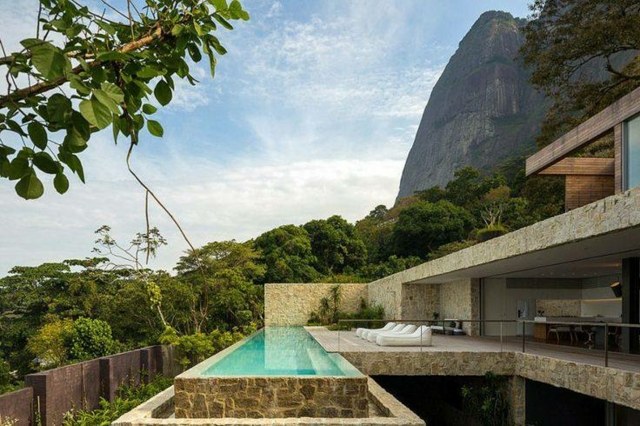 piscine creusée jardin en pierre beau design montagne paradis villa