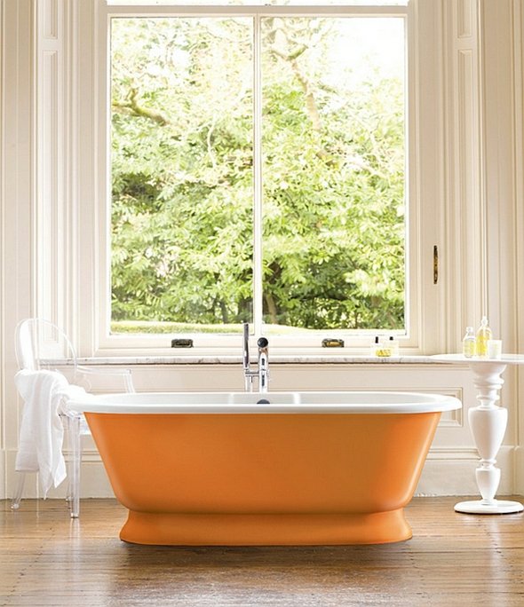 salle de bain baignoire orange