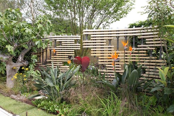 barrière de jardin design bois décoration fleurs