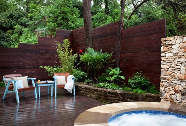 clôture de jardin design originale en bois haute protection piscine fauteuil en bois de jardin