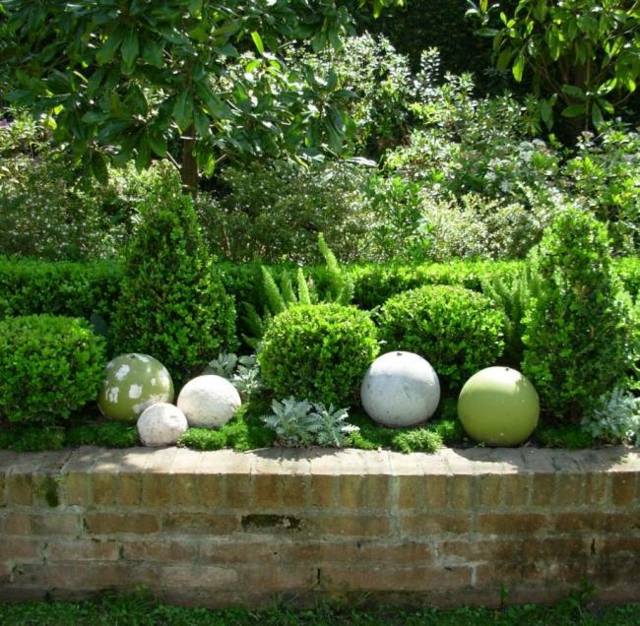 boule de décoration de jardin pierre 