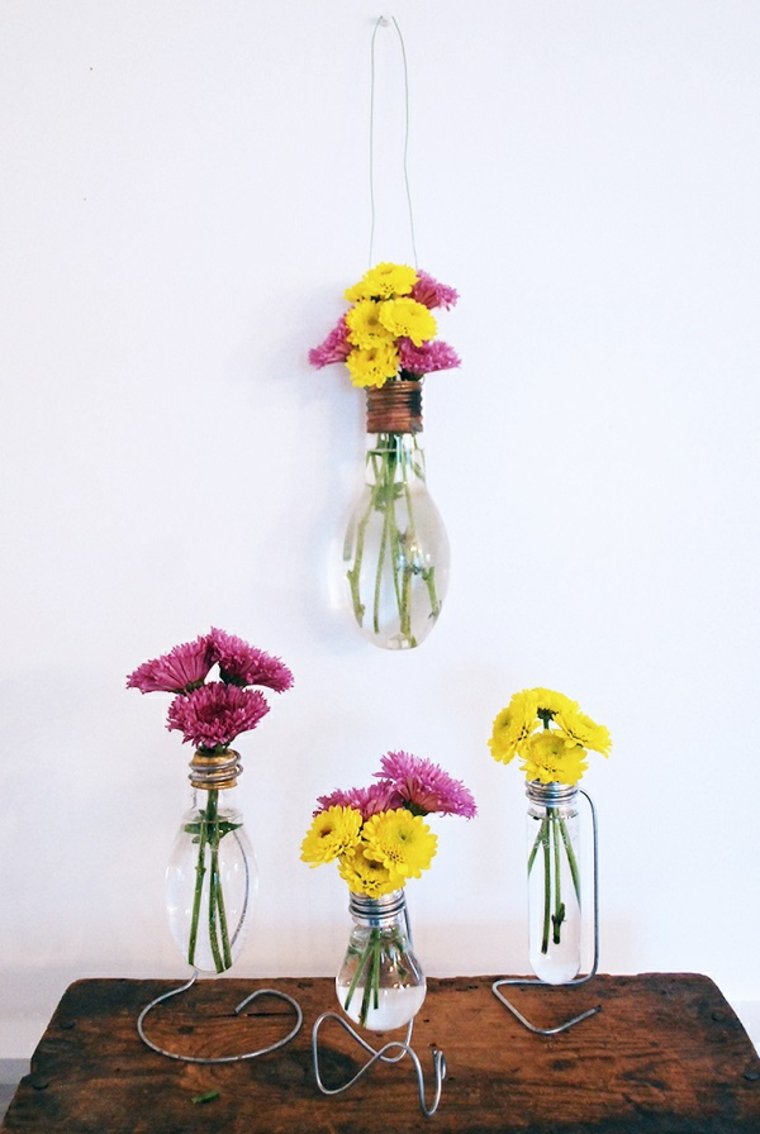 ampoules transformées en vases originaux