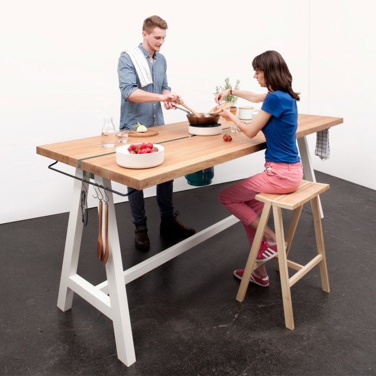 table à cuisiner bois pratique design fonctionnel moritz-putzier