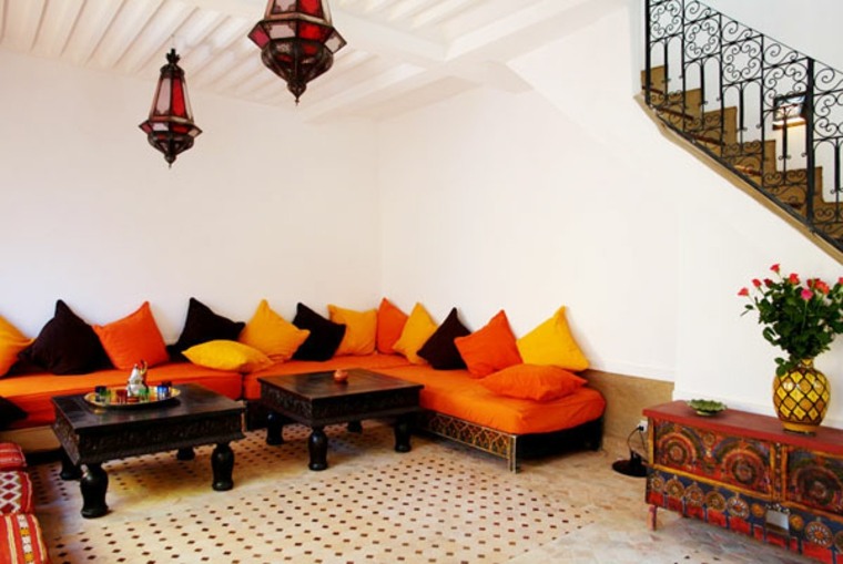 canapé orange salon oriental style marocain
