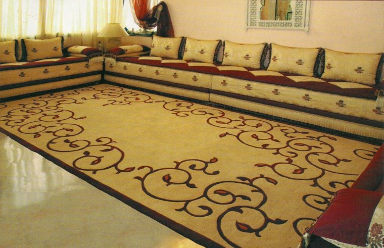 salon marocain tapis oriental canapé