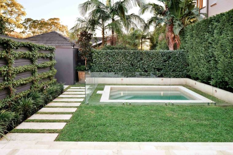 piscine de jardin creusee moderne