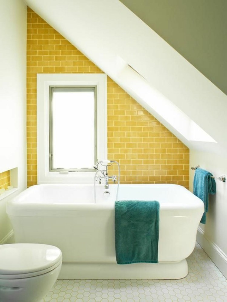 salle de bain originale mur jaune