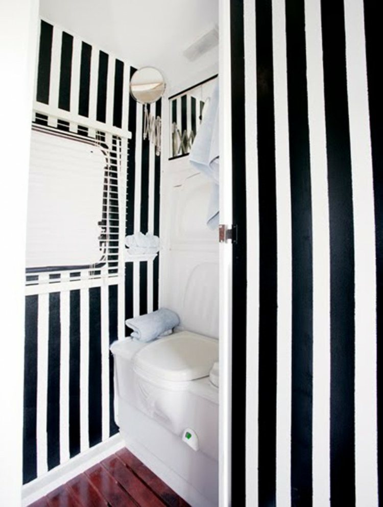 salle de bain papier peint noir blanc