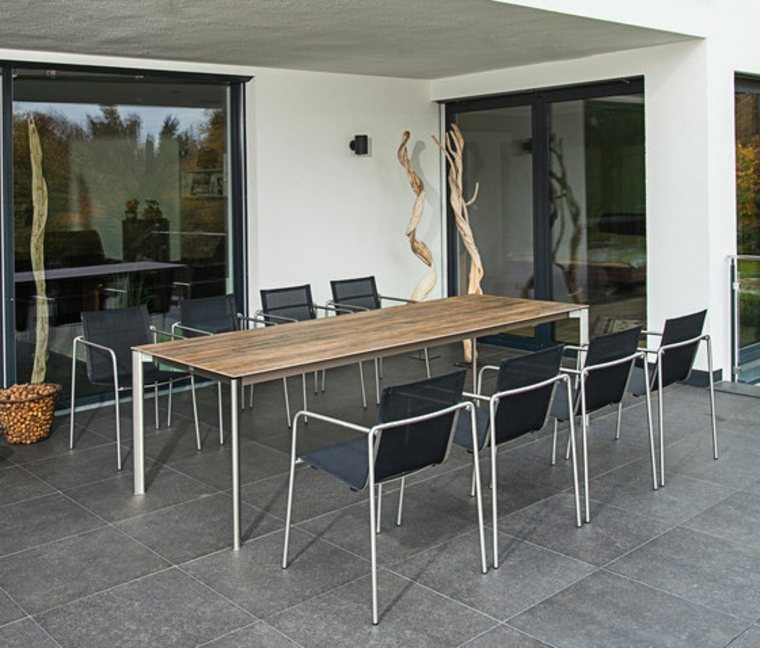 aménagement extérieur table de jardin bois idée dîner chaise