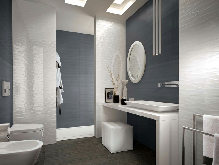 salle de bain carrelage idée gris blanc miroir cabine douche toilettes pouf blanc