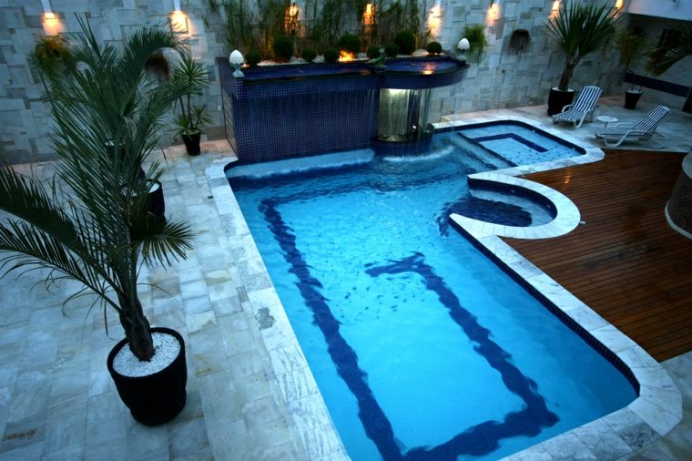 piscine-magnifique-moderne