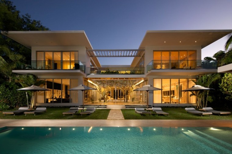 maisons design idée construction piscine avec terrasse