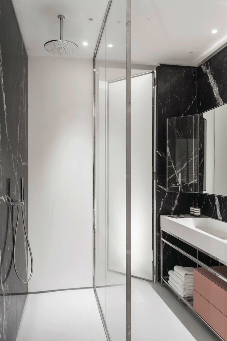 appartement moderne salle de bain noir blanc design douche italienne