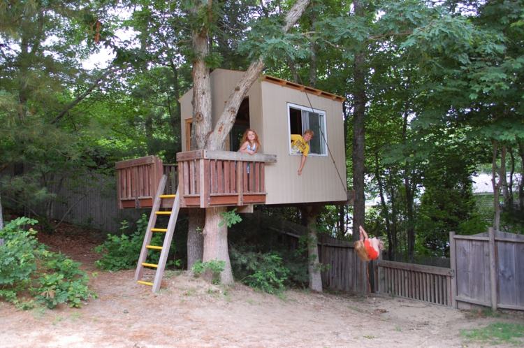 cabane bois enfant design moderne