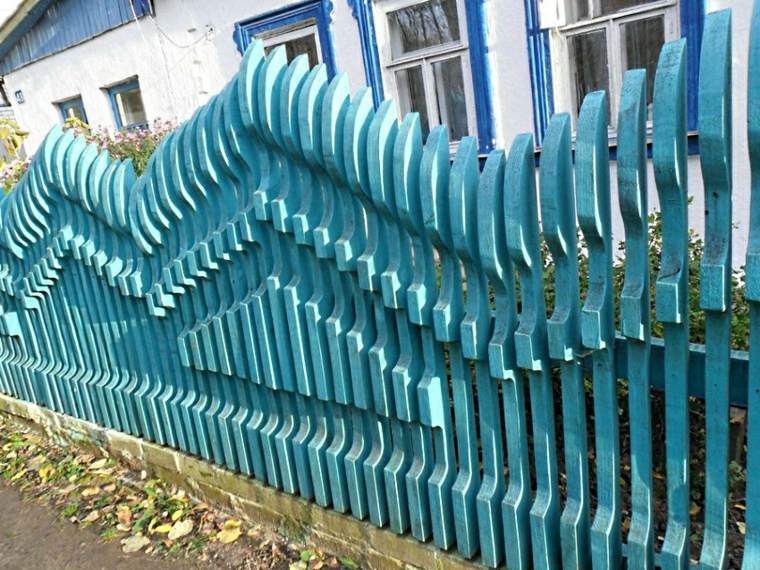 clôture de jardin en bois bleue idée