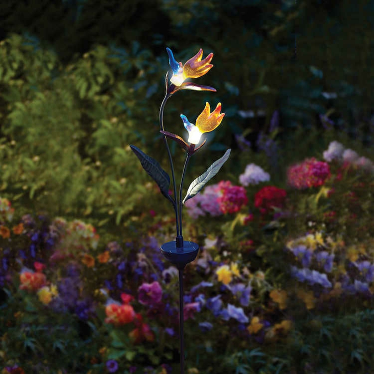 luminaires solaires jardin éclairage fleur idée 