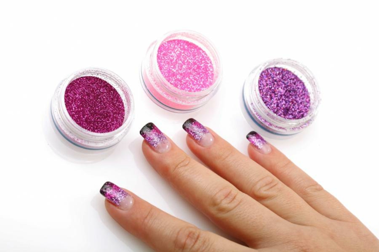 ongles brillance vernis idée rose violet