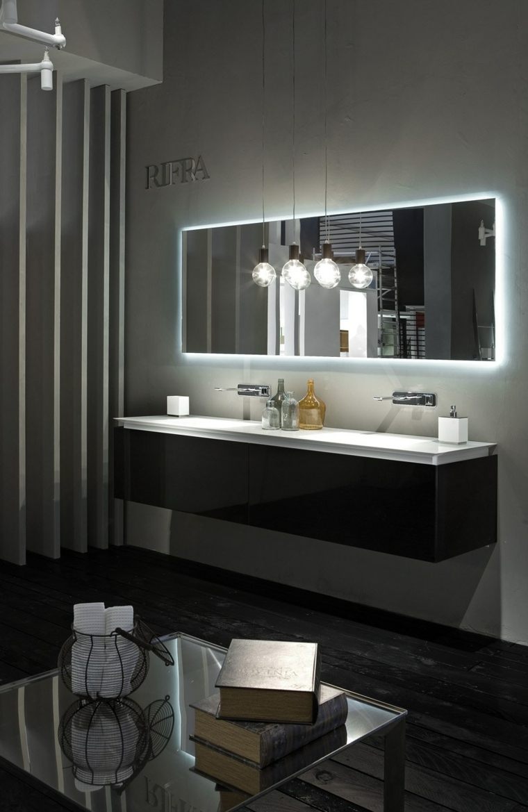 idée salle de bain miroir grande mural design luminaire suspendu 