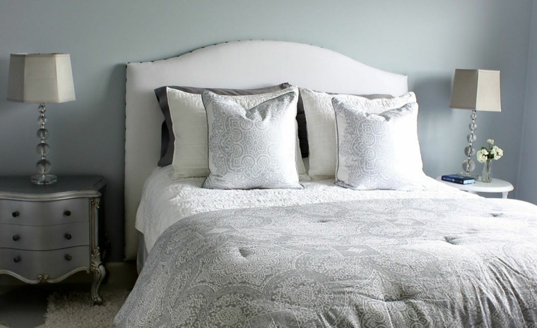 tête de lit en tissu aménagement chambre blanche