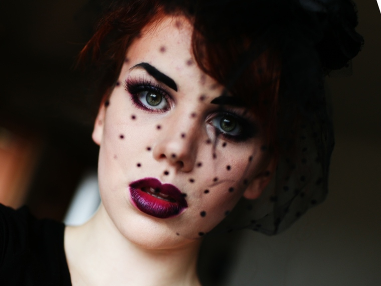  style gothique maquillage Halloween simple