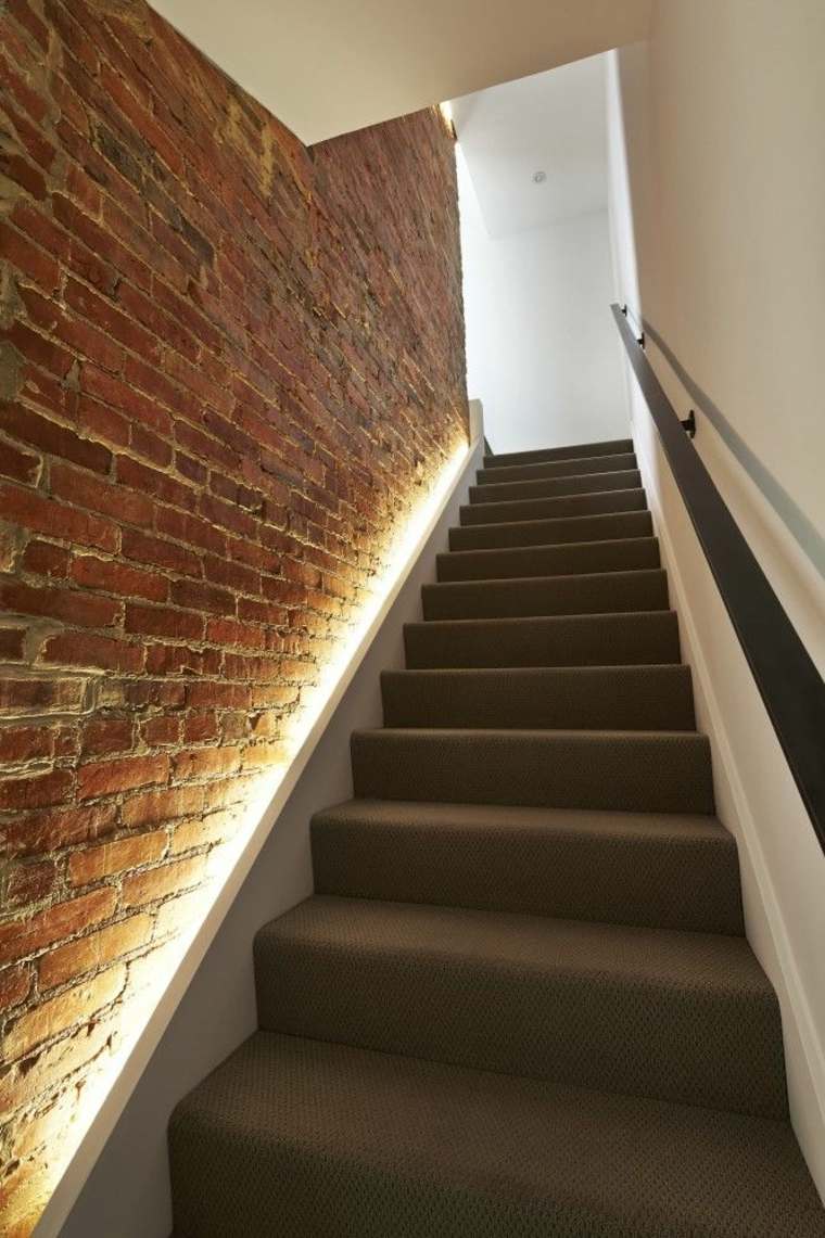 bande lumineuse intergre intérieur escalier