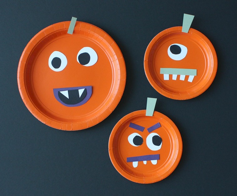 idée activité manuelle halloween assiette en plastique orange déco personnage