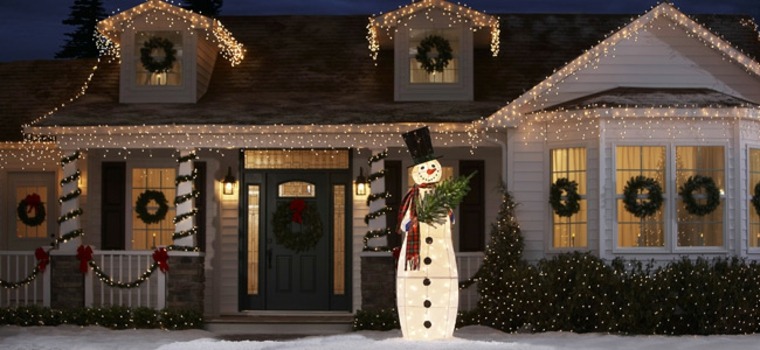 façade maison idée déco guirlande lumineuse bonhomme de neige