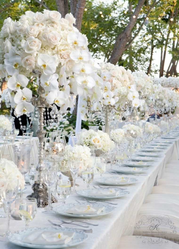 mariage déco blanc idée fleurs table centre idée 