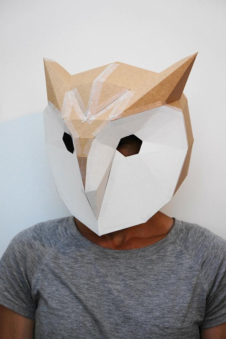 bricolage halloween idée déguisement original masque en carton 