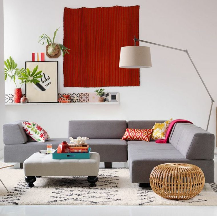 intérieur moderne design couleurs automne idée tableau mur décoration canapé gris coussins 