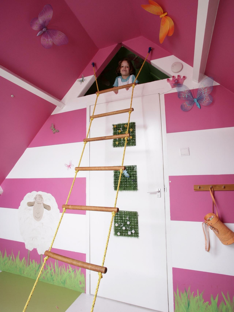 jeux enfant salle idée déco mur rose papillons décoration chambre enfant original jeux