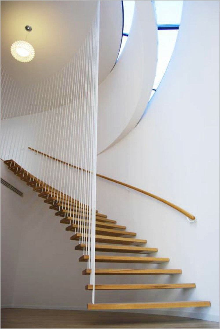 eclairage design escalier intérieur