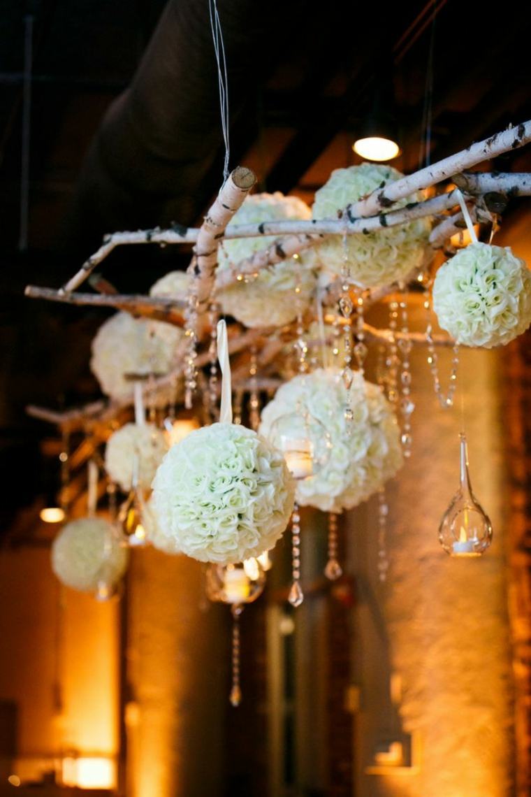 déco DIY mariage idée suspension boule fleurs composition florale mariage idée 