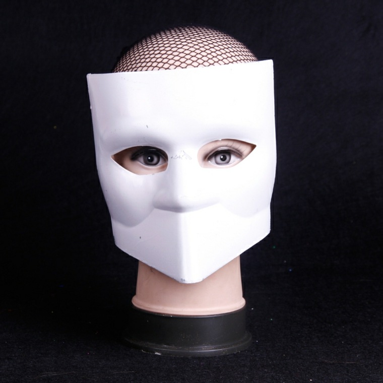 déguisement halloween masque blanche carton bricolage idée activité manuelle