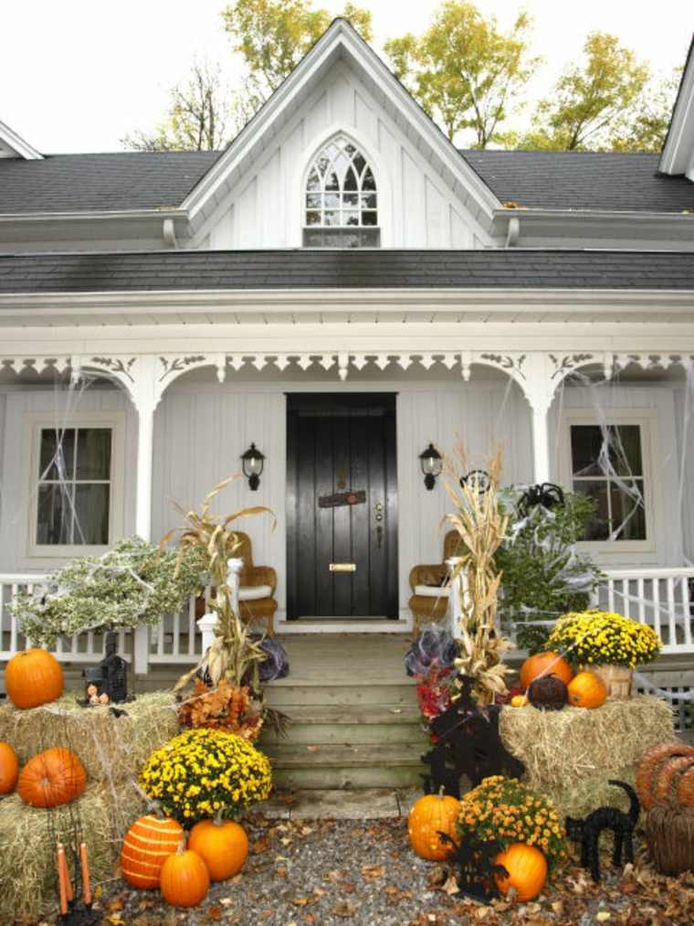 décoration halloween terrasse citrouilles fleurs maison déco