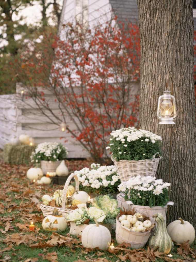 halloween décoration élégante extérieure idée bougies fleurs 