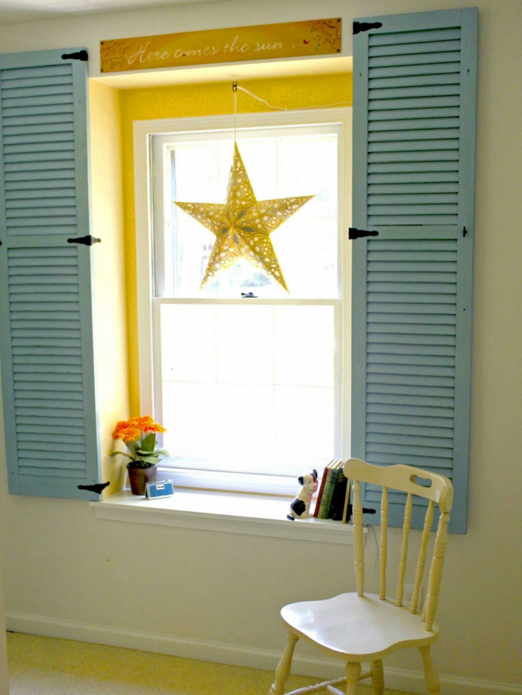 volets bois fenêtres idée déco étoile de mer chaise bois design