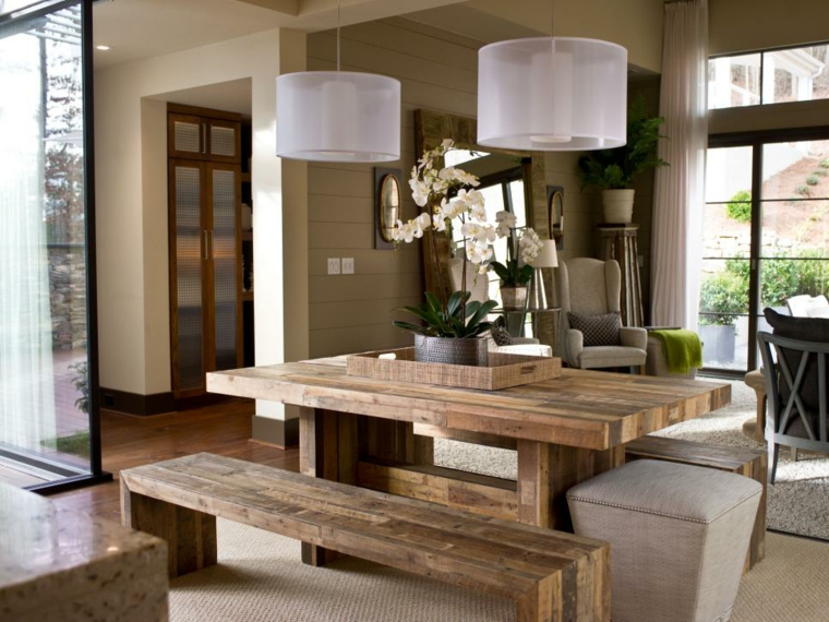 table en bois design salle à manger banc en bois luminaire suspension déco fleurs