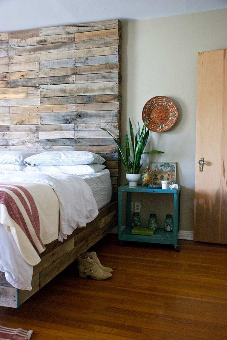 tête de lit bois rustique idée design déco chambre à coucher mur plante 
