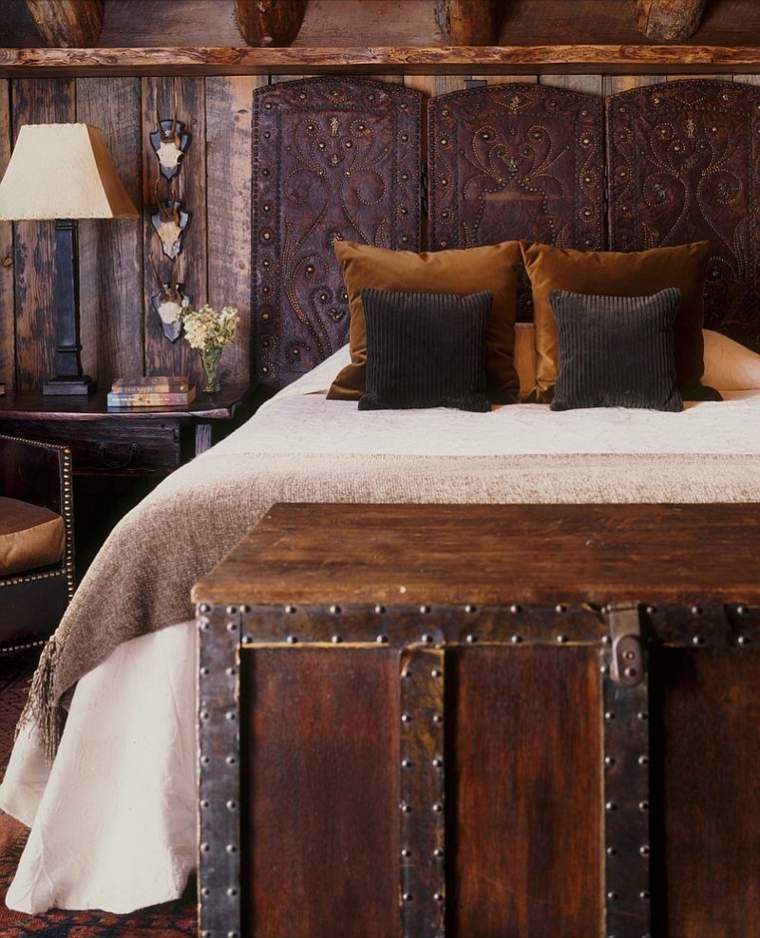 tête de lit design cuir marron intérieur vintagee