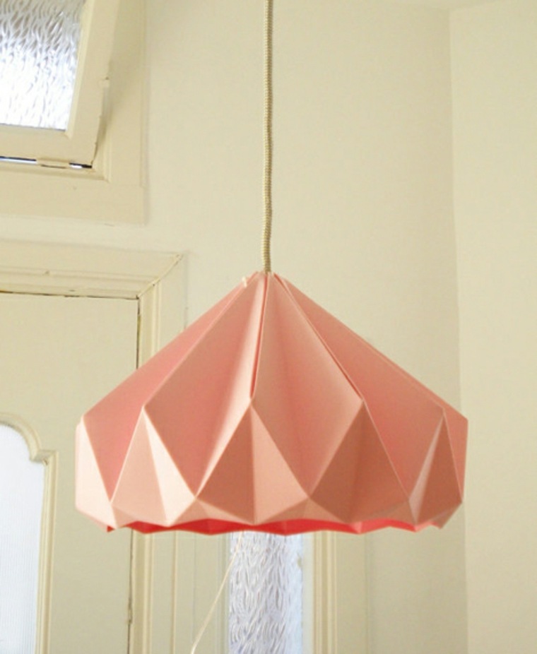 lampe origami déco suspension papier rose deisgn idée déco salon chambre abat jour 