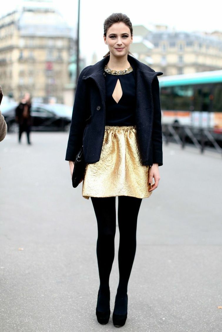 look femme moderne jupe doree