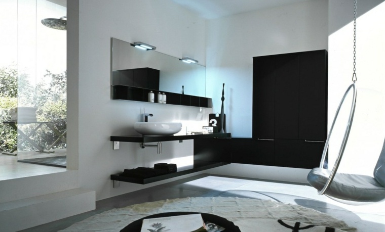 salle de bain noir blanc éclairage idée tapis de sol blanc luminaire suspension design