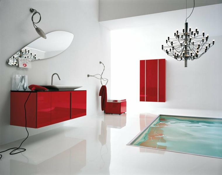 salle de bains design idée éclairage suspension luminaire piscine mobilier rouge miroir