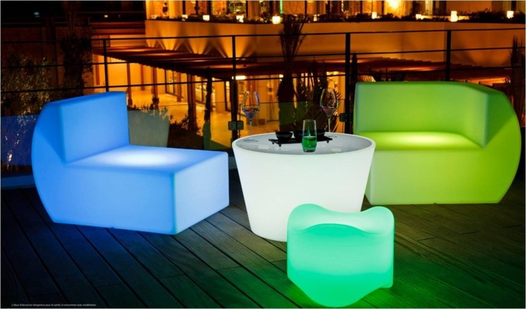 terrasse design moderne meuble lumineux idée table basse blanche 