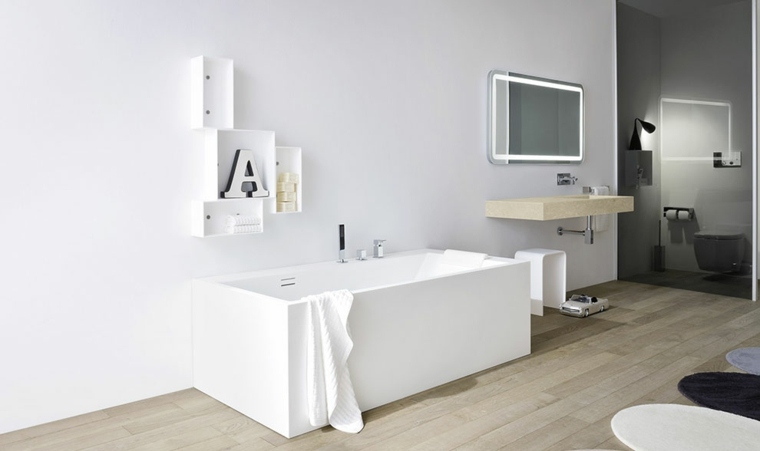 idée salle de bain éclairage design baignoire blanche 